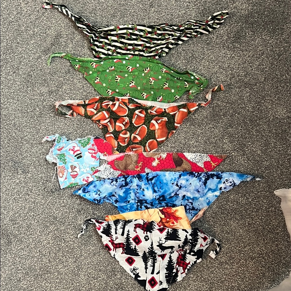8 Assorted Printed dog Bandanas - Multi-Pattern Cotton Triangles